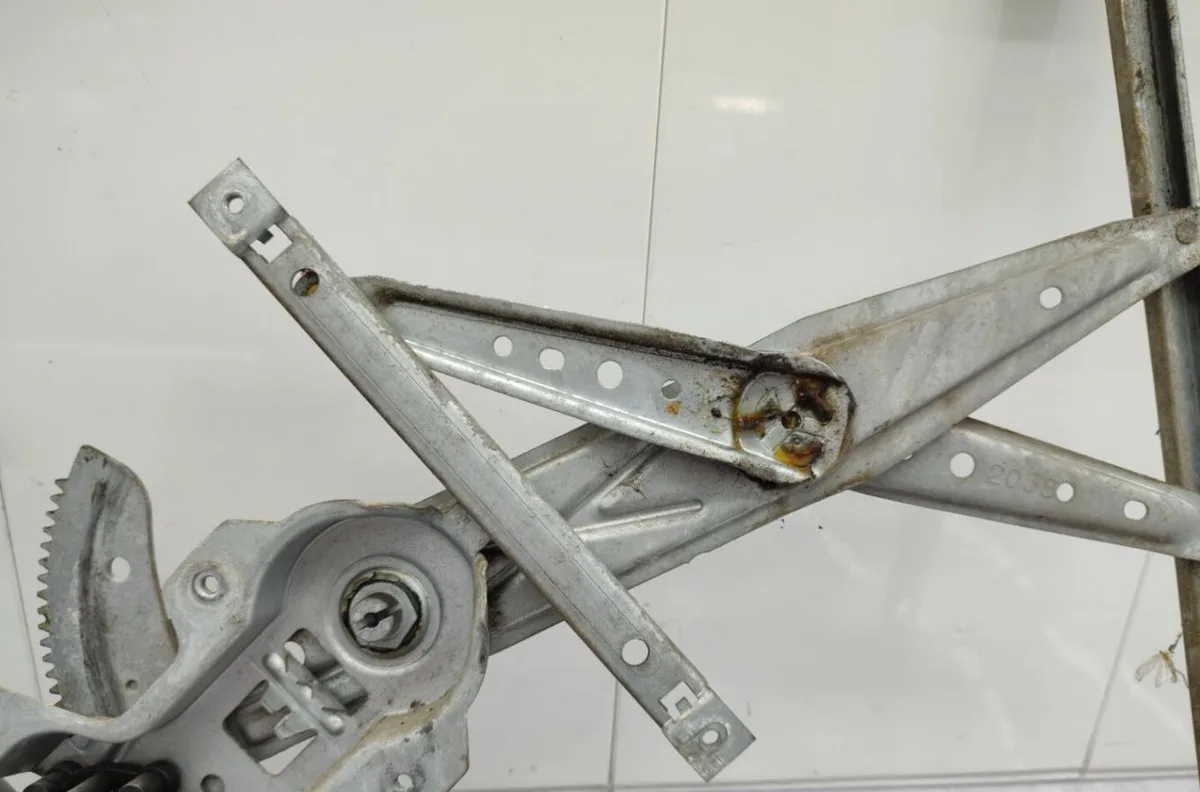 Mecanisme moteur lève-glace avant droit ROVER 400 2 occasion