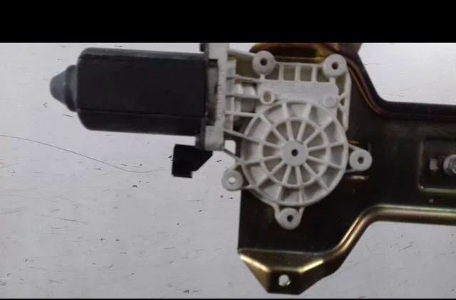 Mecanisme  moteur lève-glace avant droit Saab 9-3 Cabriolet (YS3D) 2.0 turbo (1998-2003) occasion