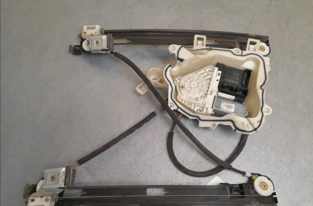 Mecanisme  moteur lève-glace avant droit Seat ALTEA (5P1) 1.9 tdi (2004) 5 portes occasion