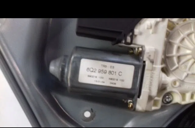 Mecanisme  moteur lève-glace avant droit Seat CORDOBA (6L2) 1.9 tdi (2002-2009) occasion