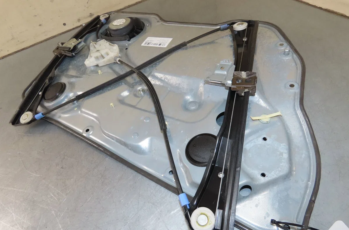 Mecanisme  moteur lève-glace avant droit Seat IBIZA III (6L1) 1.4 16v (2002-2007) occasion