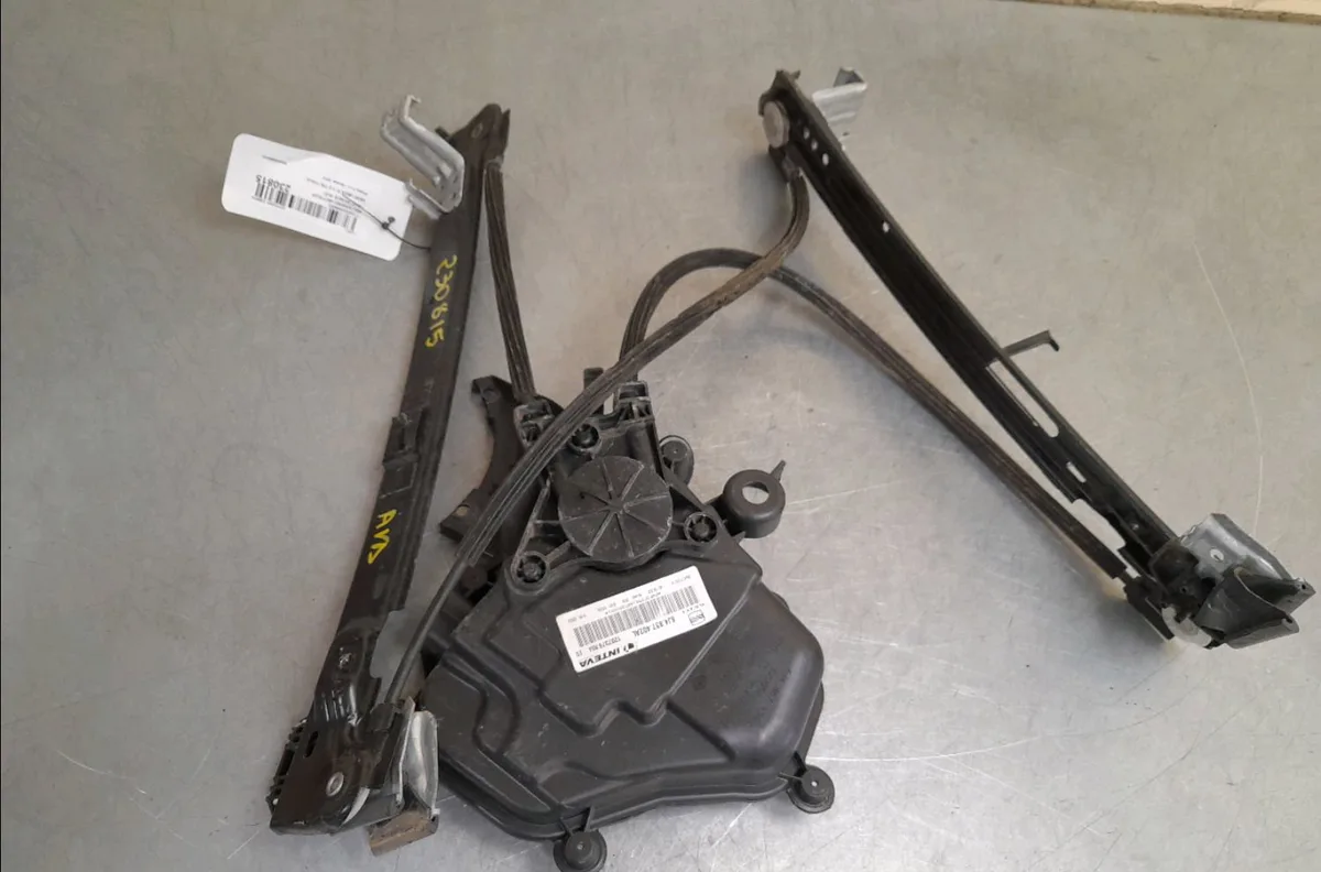 Mecanisme moteur lève-glace avant droit Seat IBIZA IV (6J5, 6P1) 1.2 tsi (2010-2012) occasion