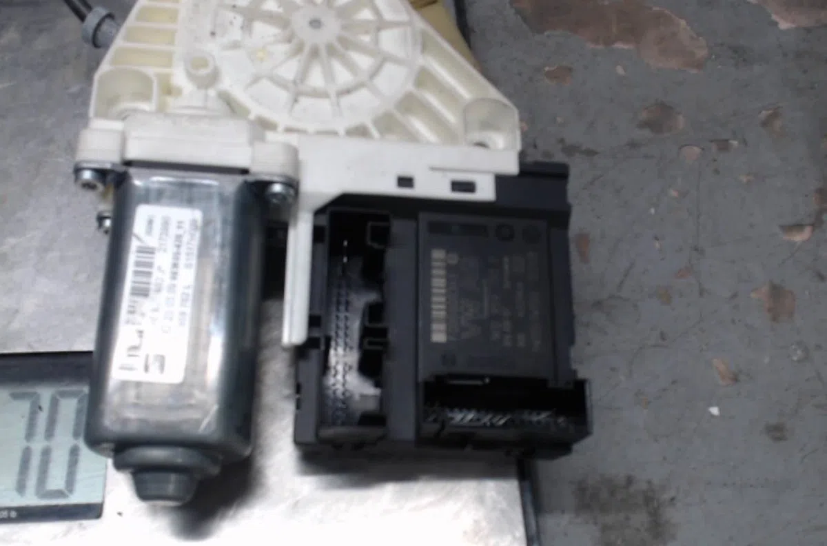 Mecanisme  moteur lève-glace avant droit Seat LEON (1P1) 1.9 tdi (2005-2010) 5 portes occasion
