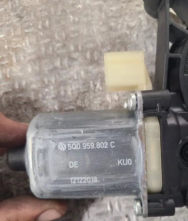 Mecanisme  moteur lève-glace avant droit SEAT LEON 3  LEON 3 PHASE 2 occasion