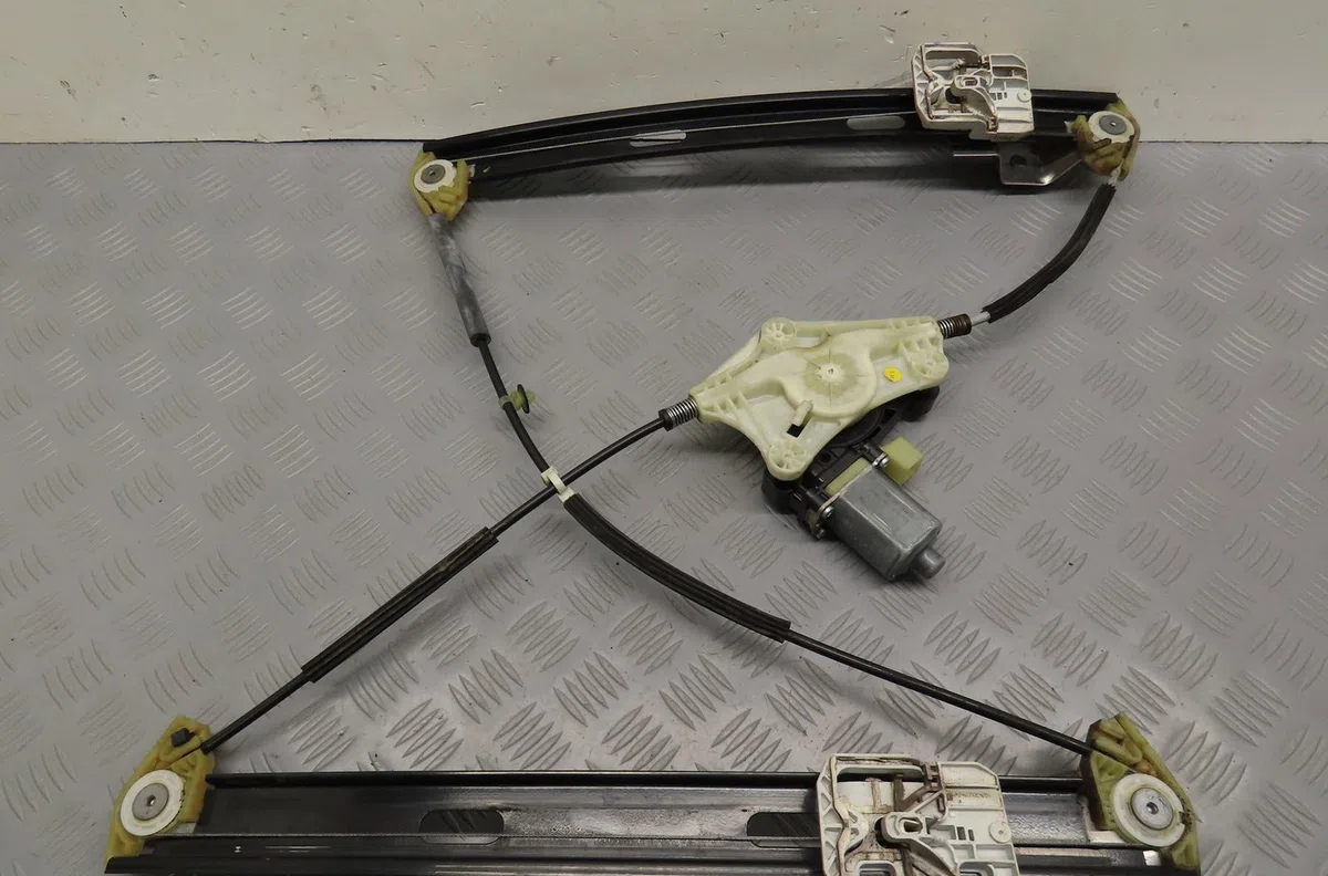 Mecanisme  moteur lève-glace avant droit Seat LEON (5F1) 2.0 tdi (2012-2020) 5 portes occasion