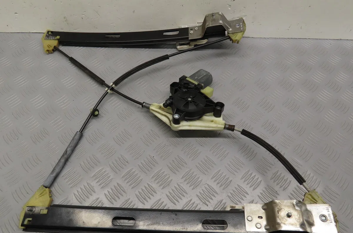 Mecanisme  moteur lève-glace avant droit Seat LEON (5F1) 2.0 tdi (2012-2020) 5 portes occasion