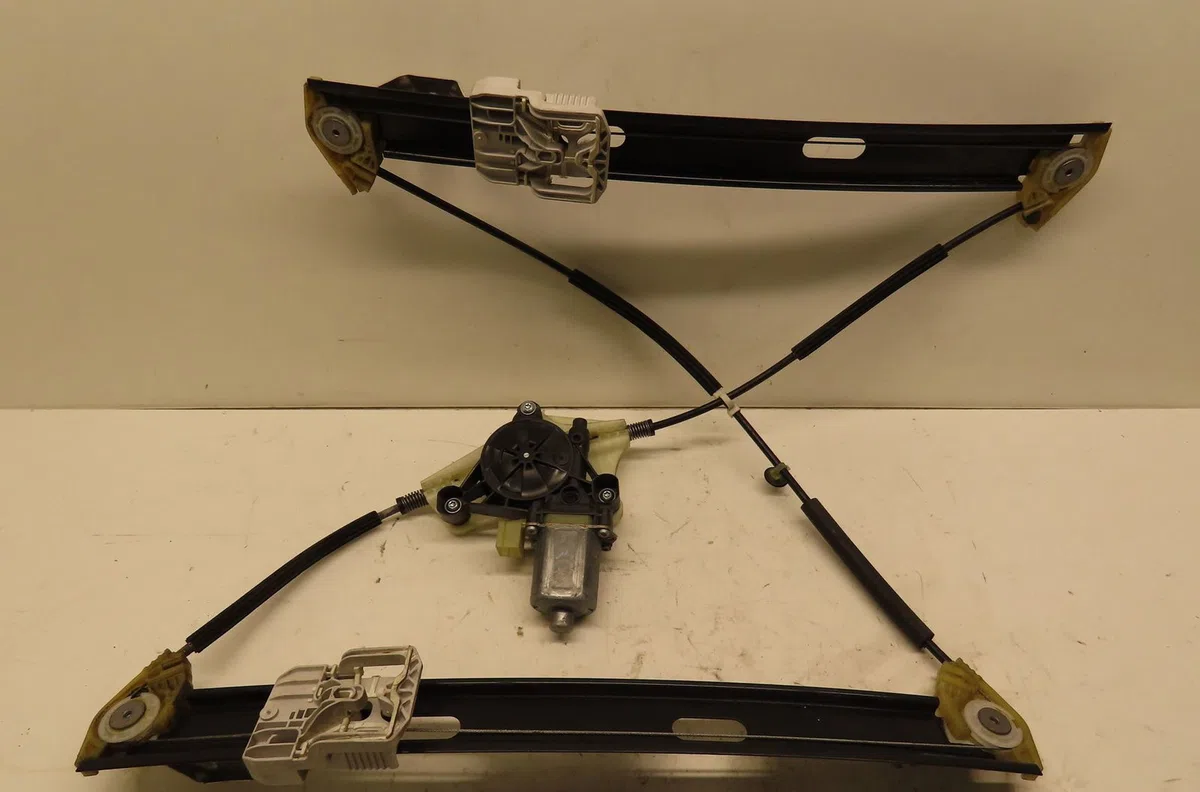 Mecanisme  moteur lève-glace avant droit Seat LEON ST (5F8) 1.5 tsi (2018-2020) occasion