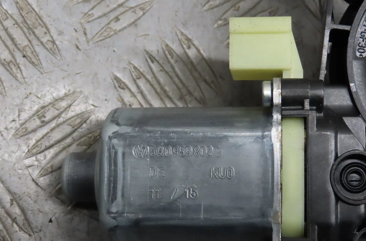 Mecanisme  moteur lève-glace avant droit Skoda OCTAVIA III Combi (5E5, 5E6) 2.0 tdi rs (2013-2020) occasion