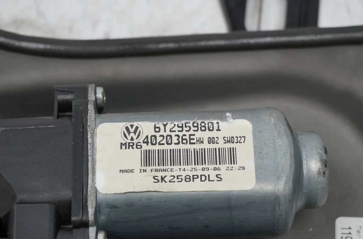 Mecanisme  moteur lève-glace avant droit Skoda ROOMSTER (5J7) 1.9 tdi (2006-2010) 5 portes occasion