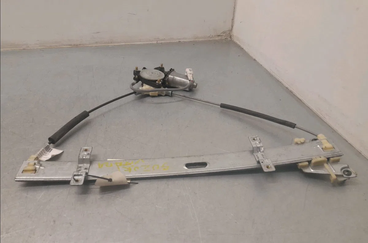 Mecanisme  moteur lève-glace avant droit Suzuki GRAND VITARA I (FT, HT) 2.0 hdi 110 16v 4x4 (sq 420d) (2001-2005) occasi