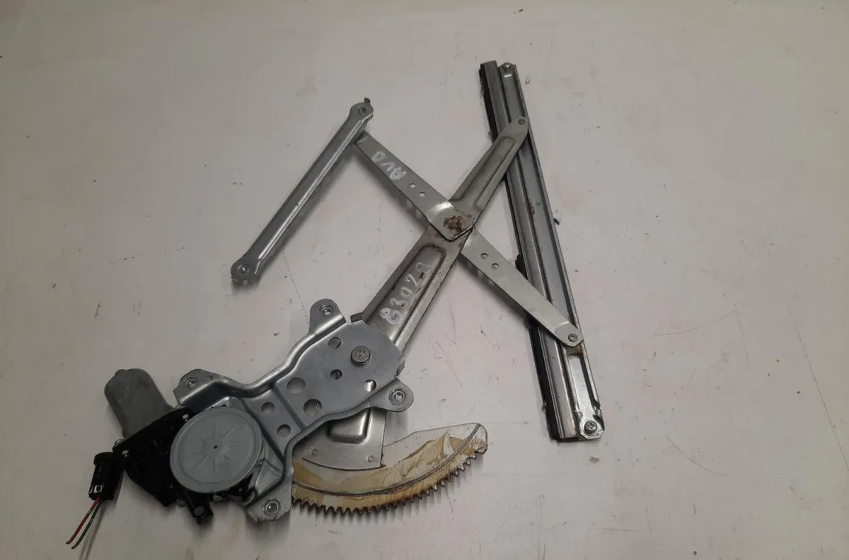 Mecanisme  moteur lève-glace avant droit SUZUKI SPLASH occasion