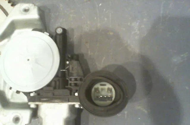 Mecanisme  moteur lève-glace avant droit Suzuki SWIFT III (MZ, EZ) 1.3 ddis (rs 413d) (2005) 5 portes occasion