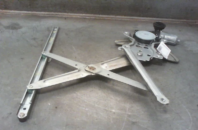 Mecanisme  moteur lève-glace avant droit Suzuki SWIFT III (MZ, EZ) 1.3 (rs 413) (2005) occasion