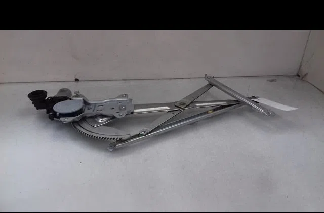 Mecanisme  moteur lève-glace avant droit Suzuki SWIFT III (MZ, EZ) 1.3 (rs 413) (2005) occasion