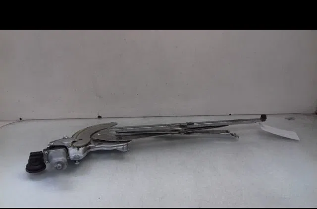 Mecanisme  moteur lève-glace avant droit Suzuki SWIFT III (MZ, EZ) 1.3 (rs 413) (2005) occasion