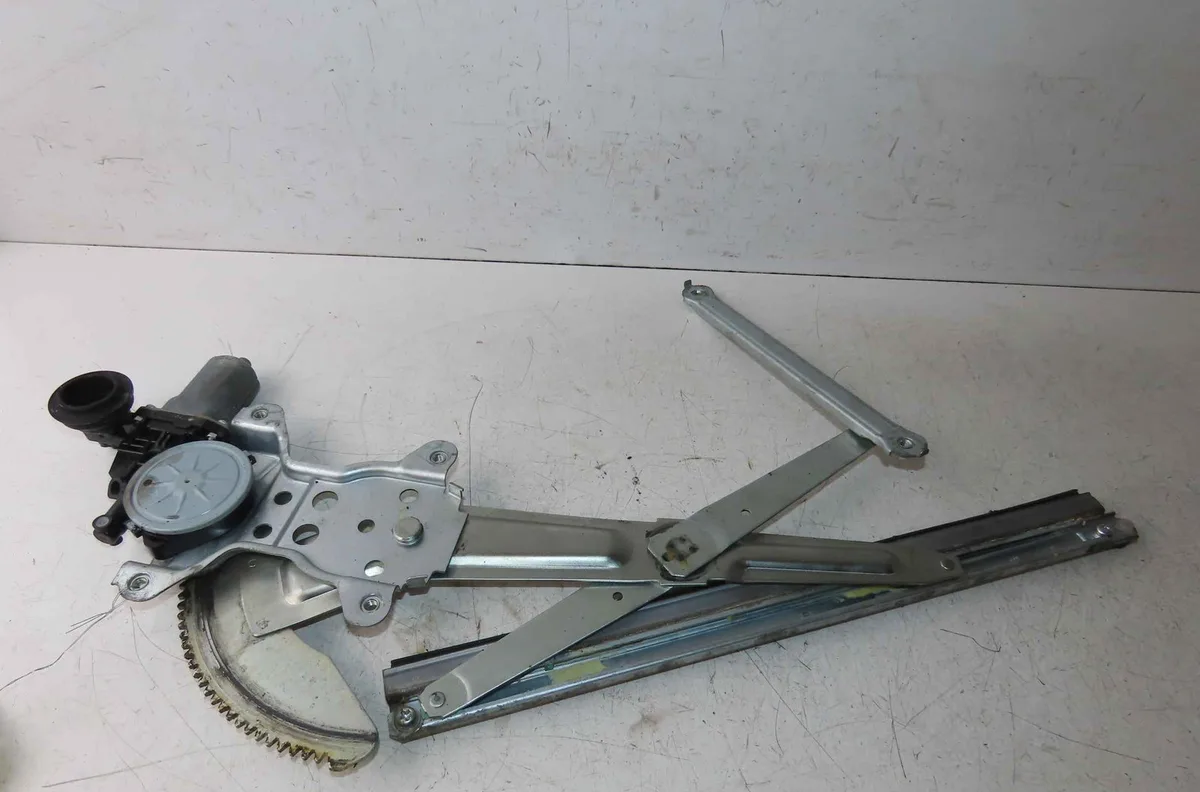 Mecanisme  moteur lève-glace avant droit SUZUKI SWIFT III occasion