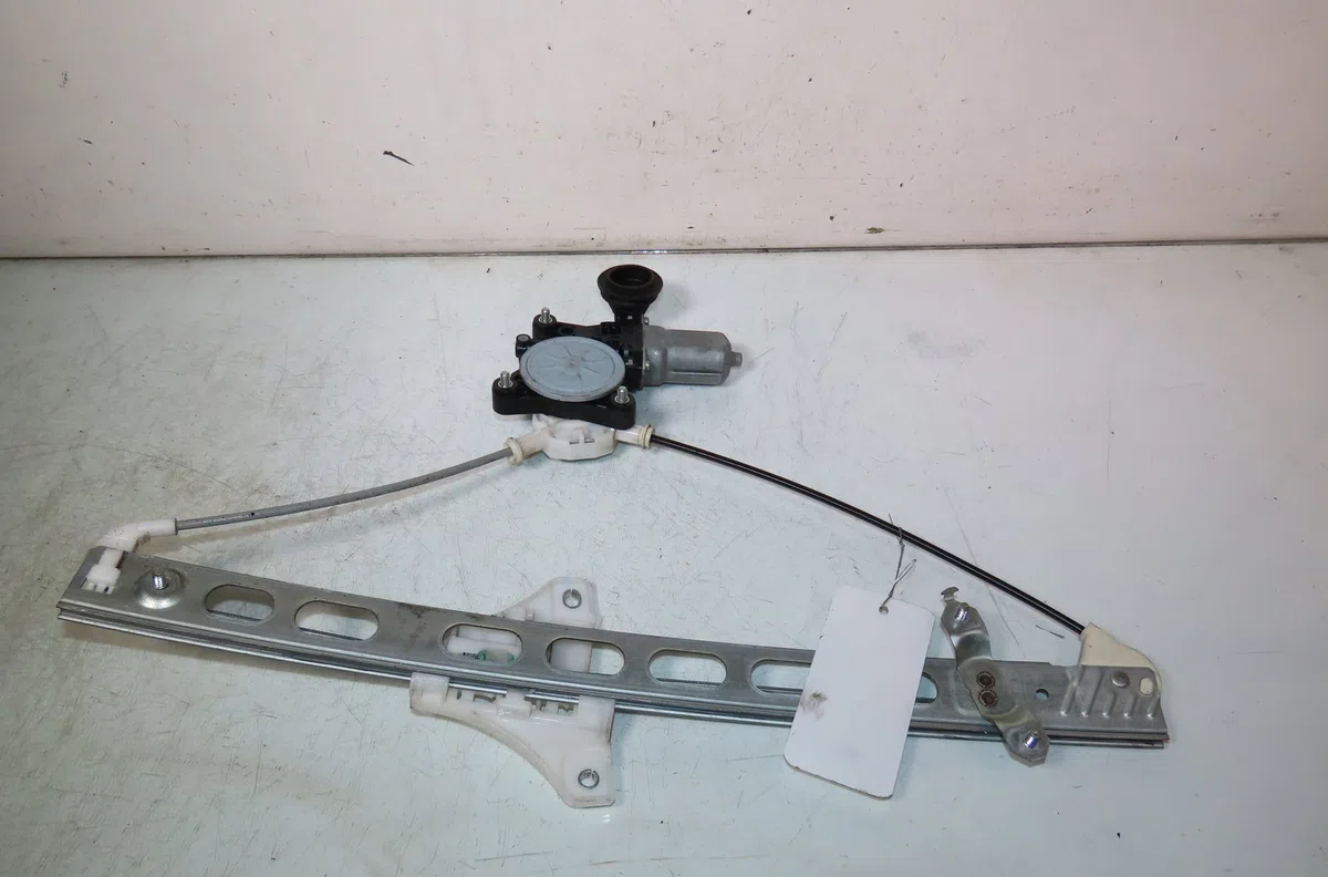 Mecanisme  moteur lève-glace avant droit Suzuki SWIFT IV (FZ, NZ) 1.2 4x4 (azh 412) (2010) occasion