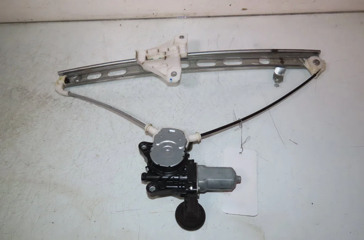 Mecanisme  moteur lève-glace avant droit Suzuki SWIFT IV (FZ, NZ) 1.2 4x4 (azh 412) (2010) occasion