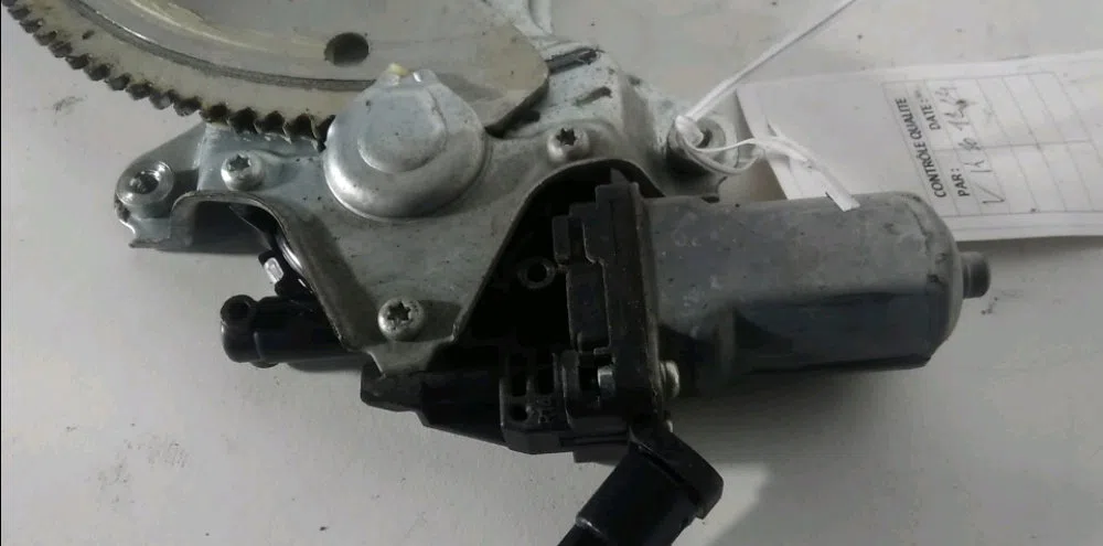 Mecanisme  moteur lève-glace avant droit Suzuki SX4 (EY, GY) 2.0 ddis (rw 420d) (2009) occasion