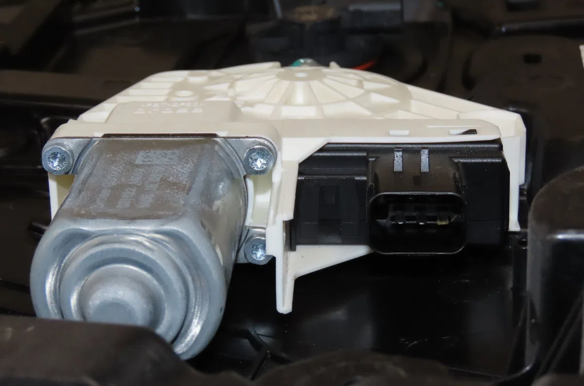 Mecanisme  moteur lève-glace avant droit Tesla MODEL Y (5YJY) Ev traction intégrale (2021) 5 portes occasion