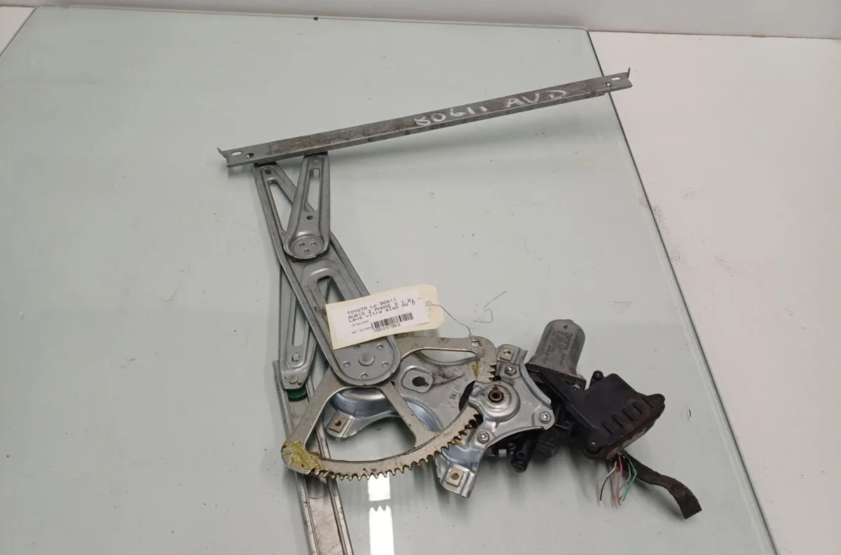Mecanisme moteur lève-glace avant droit TOYOTA AURIS 2 PHASE 2 occasion