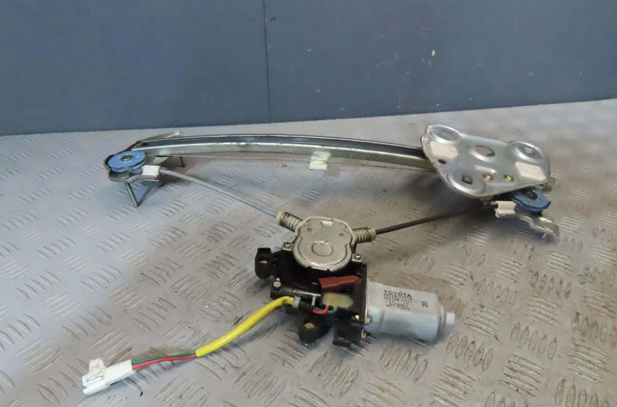 Mecanisme  moteur lève-glace avant droit TOYOTA CELICA occasion