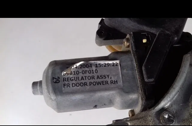 Mecanisme  moteur lève-glace avant droit Toyota COROLLA Verso (ZER_, ZZE12_, R1_) 2.0 d-4d (cur10_) (2004-2009) occasion