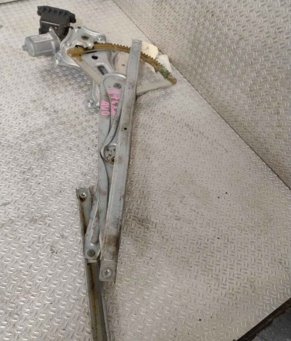 Mecanisme  moteur lève-glace avant droit Toyota COROLLA Verso (ZER_, ZZE12_, R1_) 2.2 d-4d (aur10_) (2005-2009) 5 portes