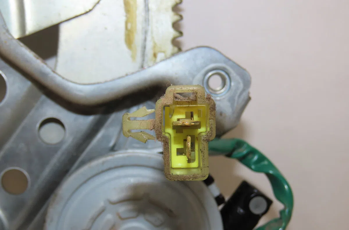 Mecanisme  moteur lève-glace avant droit Toyota HIACE IV Camionnette (__H1_, __H2_) 2.5 d-4d (klh12, klh22) (2001-2006) 
