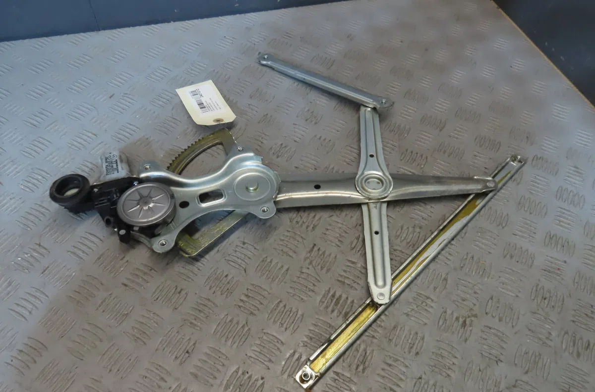 Mecanisme  moteur lève-glace avant droit TOYOTA HILUX occasion