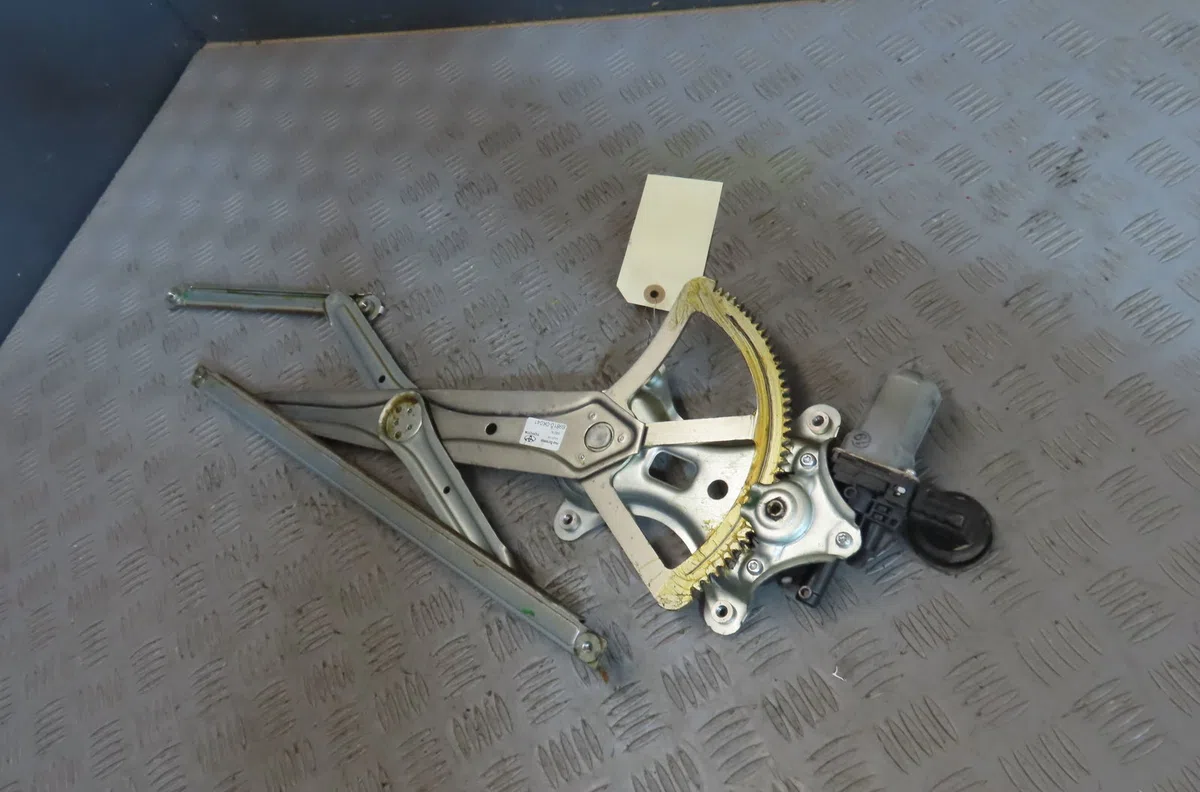 Mecanisme  moteur lève-glace avant droit TOYOTA HILUX occasion