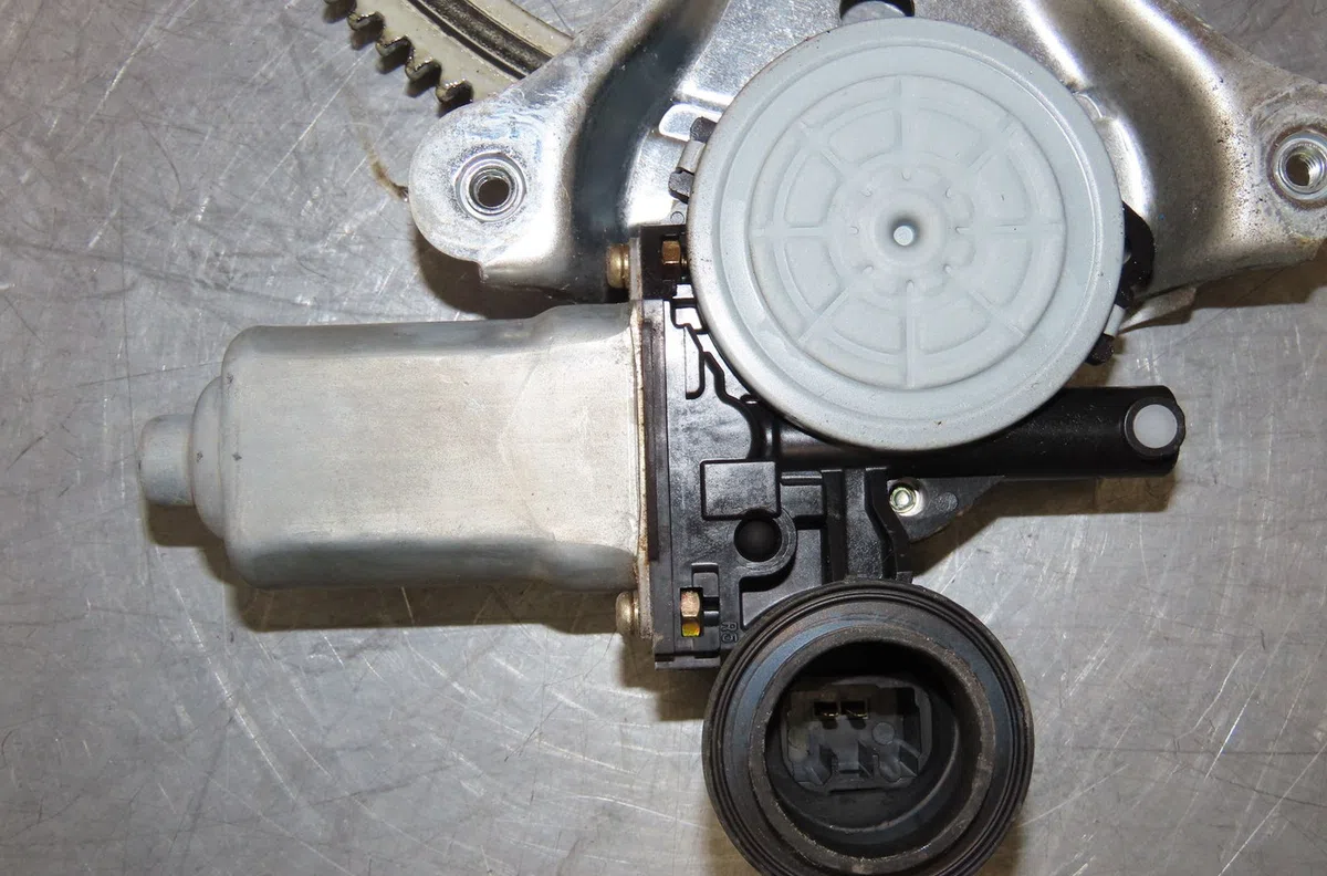 Mecanisme  moteur lève-glace avant droit Toyota RAV 4 II (_A2_) 2.0 d 4wd (cla20_, cla21_) (2001-2005) occasion