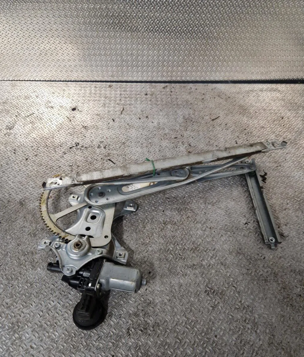 Mecanisme  moteur lève-glace avant droit TOYOTA YARIS 3  YARIS 3 PHASE 1 occasion