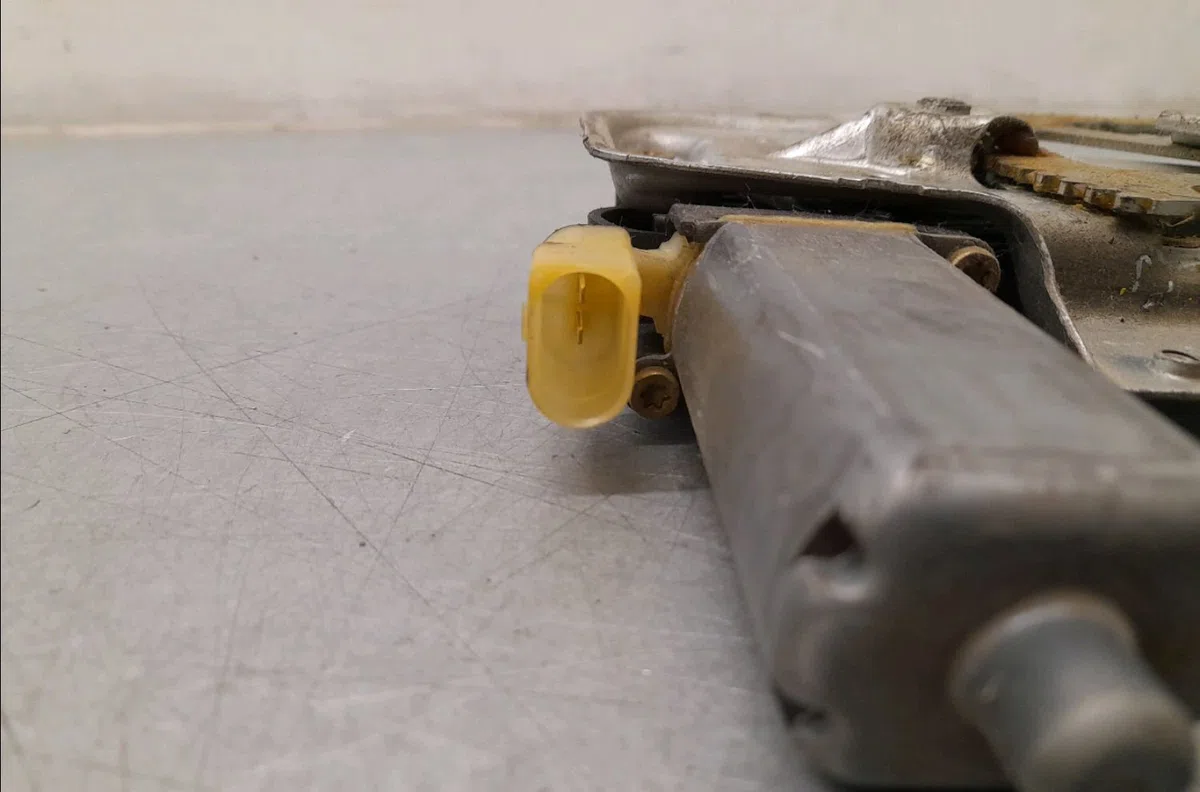Mecanisme  moteur lève-glace avant droit TOYOTA YARIS I occasion