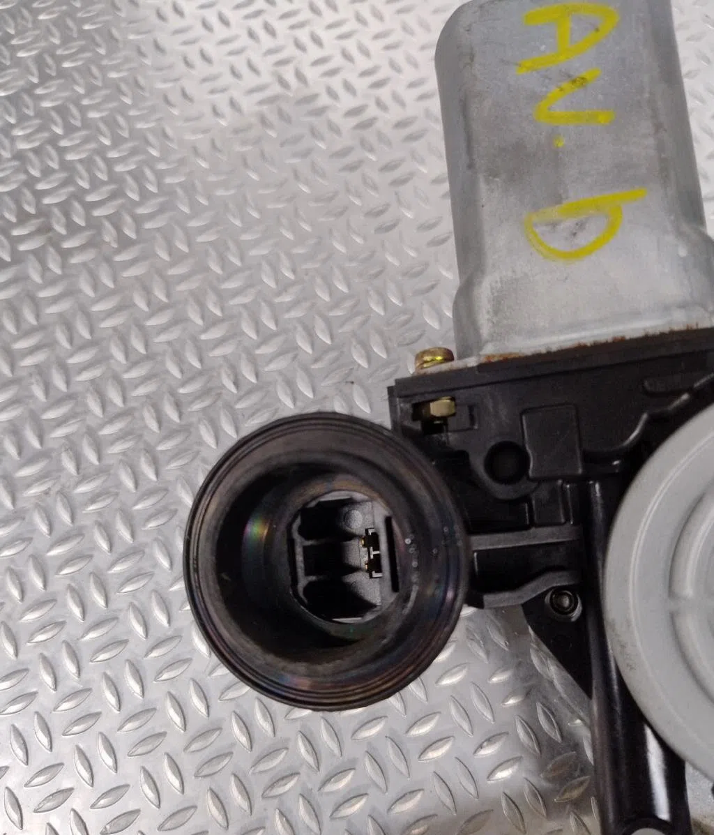 Mecanisme  moteur lève-glace avant droit Toyota YARIS (_P1_) 1.3 (ncp10_, scp12_) (1999-2005) occasion