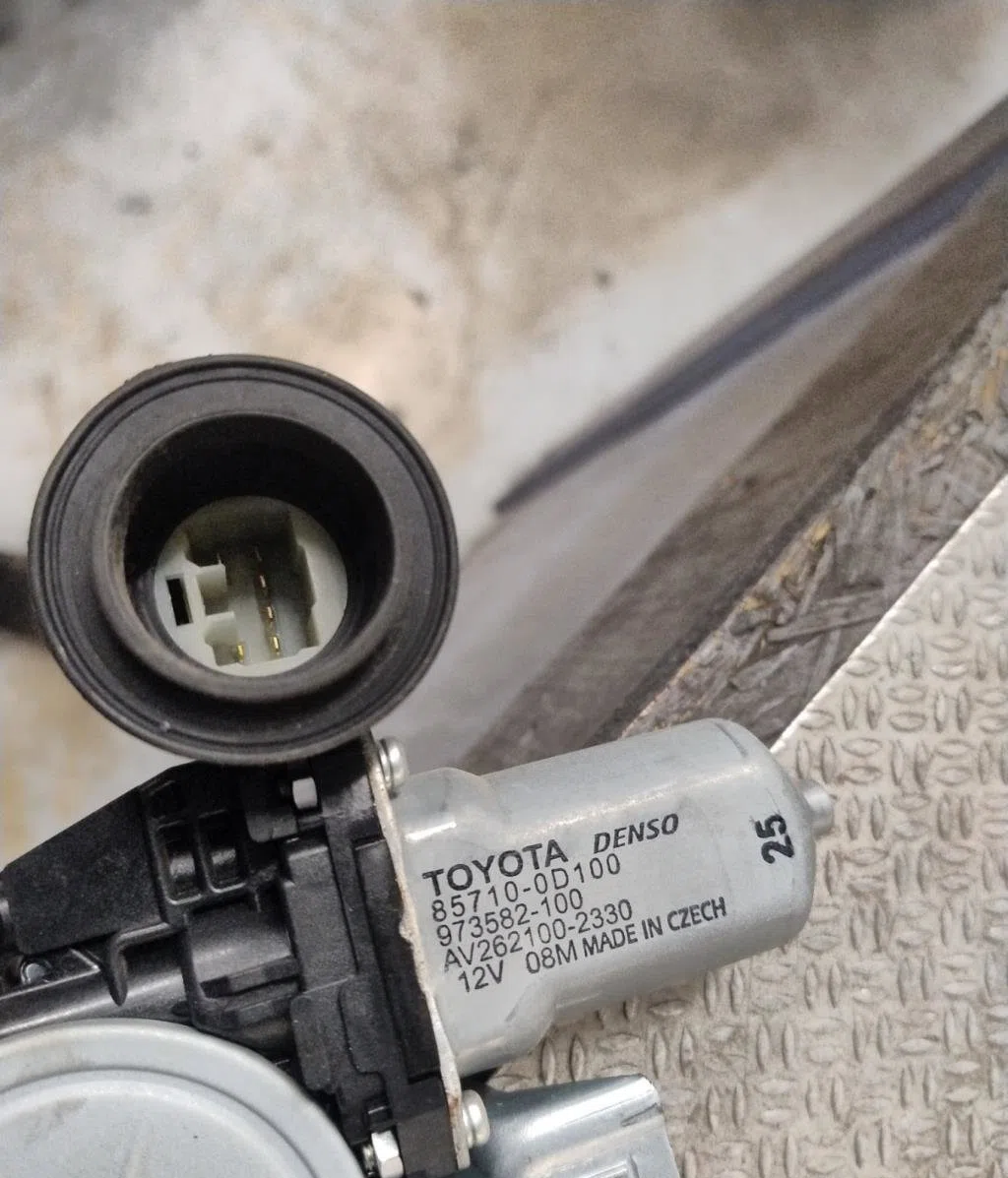 Mecanisme  moteur lève-glace avant droit Toyota YARIS (_P9_) 1.4 d-4d (nlp90_) (2005-2012) occasion