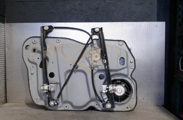 Mecanisme  moteur lève-glace avant droit Volkswagen CADDY III Camionnette-Monospace (2KA, 2KH, 2CA, 2CH) 1.6 tdi (2010-2