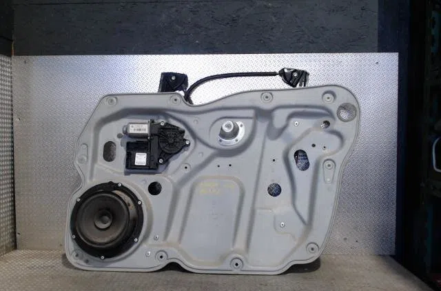 Mecanisme  moteur lève-glace avant droit Volkswagen CADDY III Camionnette-Monospace (2KA, 2KH, 2CA, 2CH) 1.6 tdi (2010-2