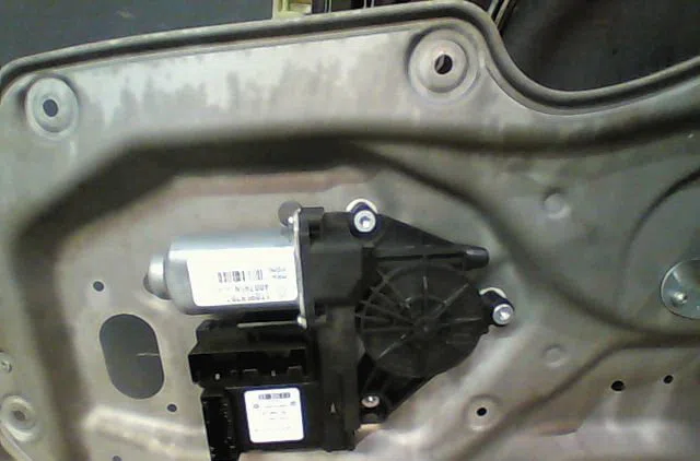 Mecanisme  moteur lève-glace avant droit Volkswagen CADDY III Monospace (2KB, 2KJ, 2CB, 2CJ) 1.9 tdi (2004-2010) occasio