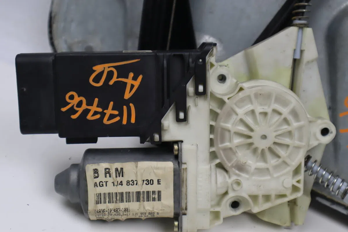 Mecanisme  moteur lève-glace avant droit VOLKSWAGEN GOLF IV  1.9 TDI 110ch occasion