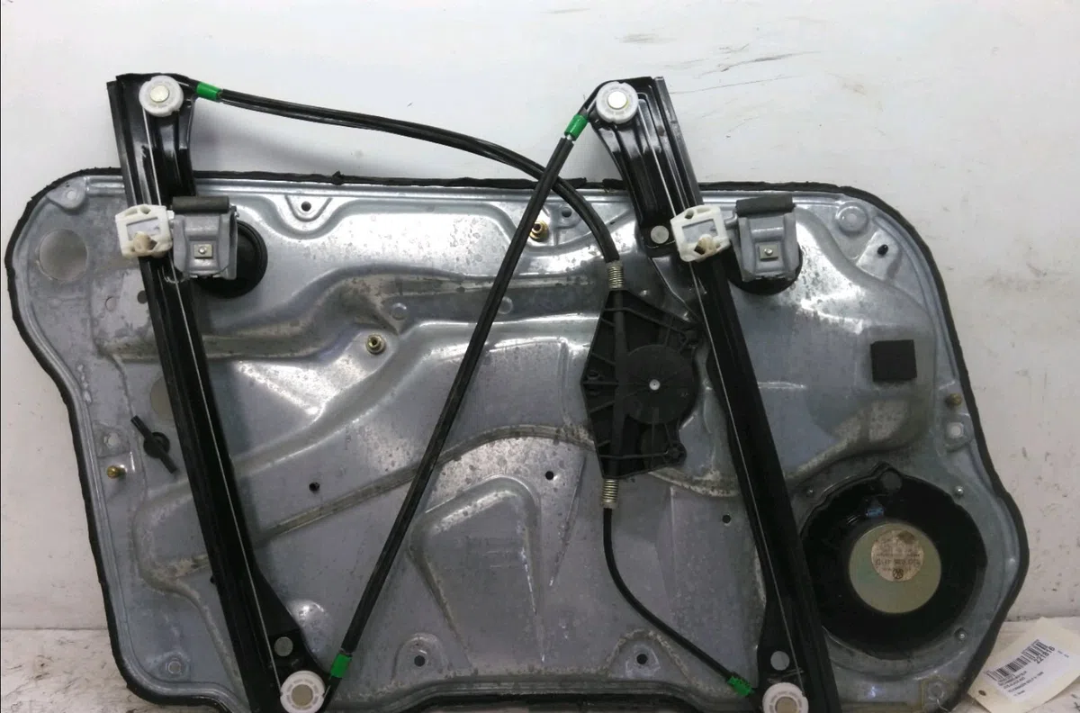 Mecanisme  moteur lève-glace avant droit Volkswagen GOLF IV (1J1) 1.4 16v (1997-2004) 5 portes occasion