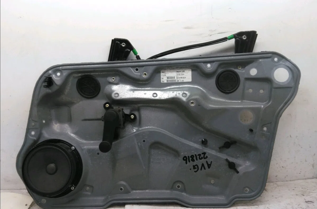 Mecanisme  moteur lève-glace avant droit Volkswagen GOLF IV (1J1) 1.4 16v (1997-2004) 5 portes occasion