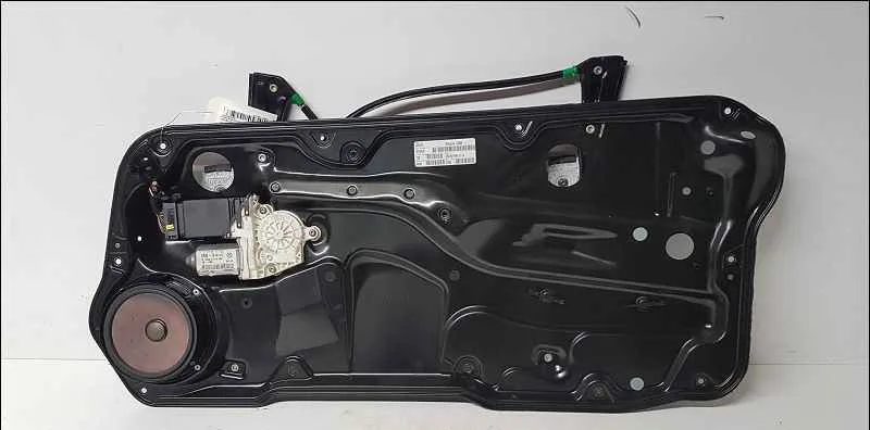 Mecanisme  moteur lève-glace avant droit VOLKSWAGEN GOLF IV occasion