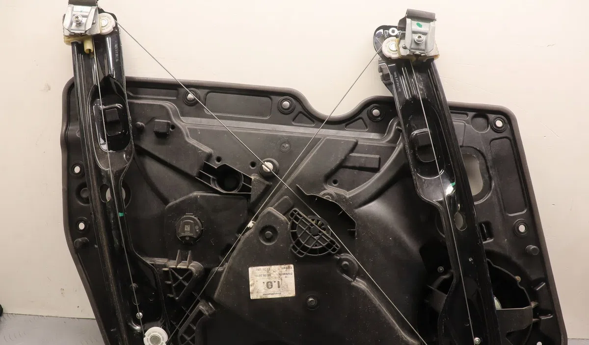 Mecanisme  moteur lève-glace avant droit Volkswagen GOLF VI (5K1) 1.6 tdi (2009-2012) 5 portes occasion