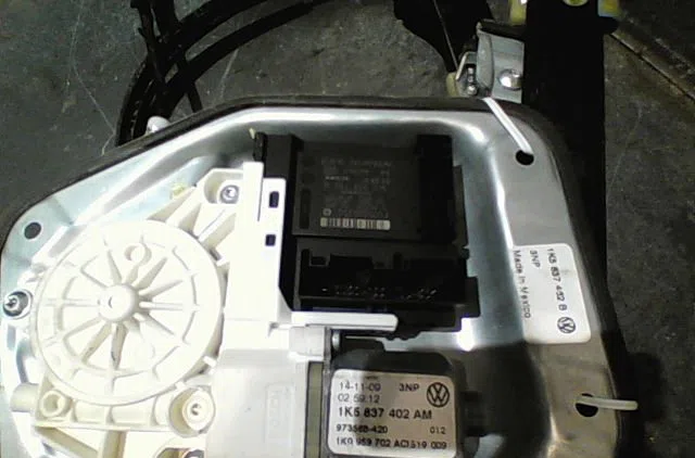 Mecanisme  moteur lève-glace avant droit Volkswagen GOLF VI Variant (AJ5) 2.0 tdi (2009-2013) occasion
