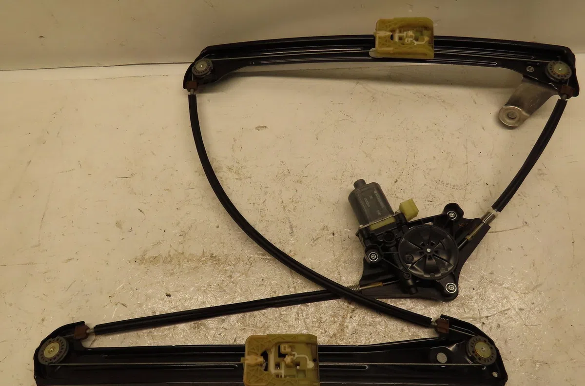 Mecanisme  moteur lève-glace avant droit Volkswagen GOLF VII (5G1, BQ1, BE1, BE2) 1.4 gte hybrid (2014-2020) occasion