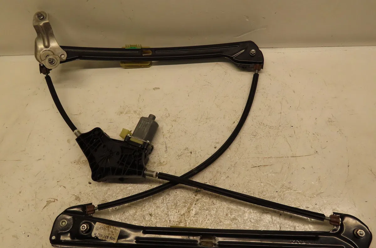 Mecanisme  moteur lève-glace avant droit Volkswagen GOLF VII (5G1, BQ1, BE1, BE2) 1.4 gte hybrid (2014-2020) occasion