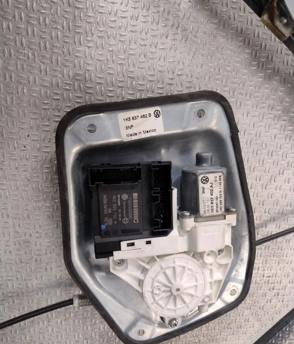Mecanisme  moteur lève-glace avant droit Volkswagen JETTA III (1K2) 1.6 (2004-2010) occasion