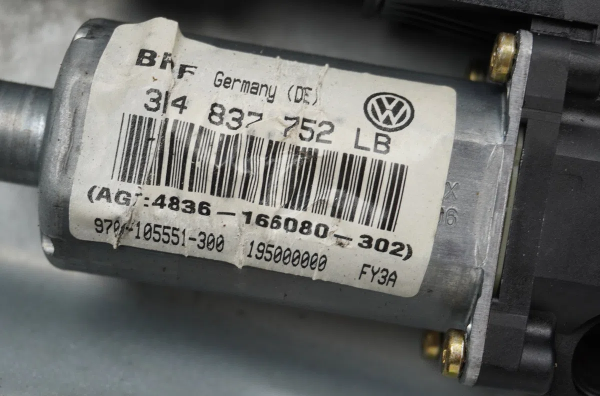 Mecanisme  moteur lève-glace avant droit Volkswagen PASSAT B5.5 Variant (3B6) 1.9 tdi (2000-2005) 5 portes occasion