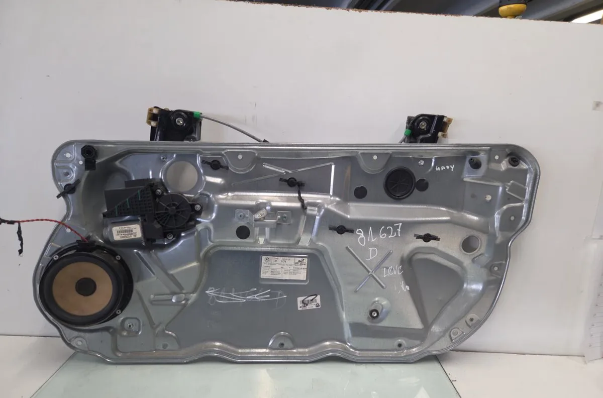 Mecanisme moteur lève-glace avant droit VOLKSWAGEN POLO 4 PHASE 1 occasion